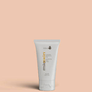 ILLUMINATING MASK